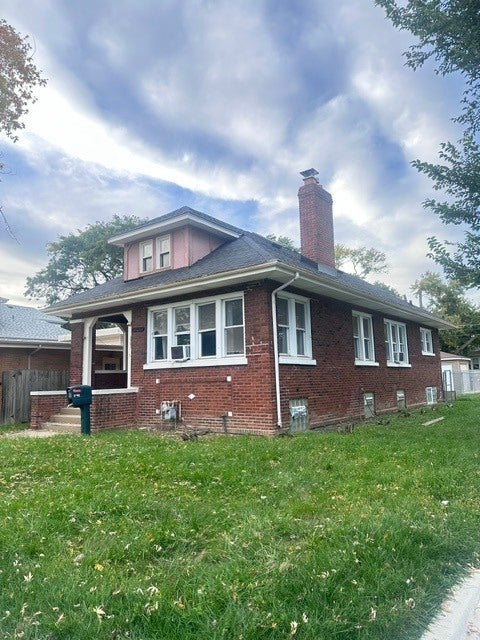 Tiny photo for 2502 Orchard Street, Blue Island, IL 60401 (MLS # 12785766)