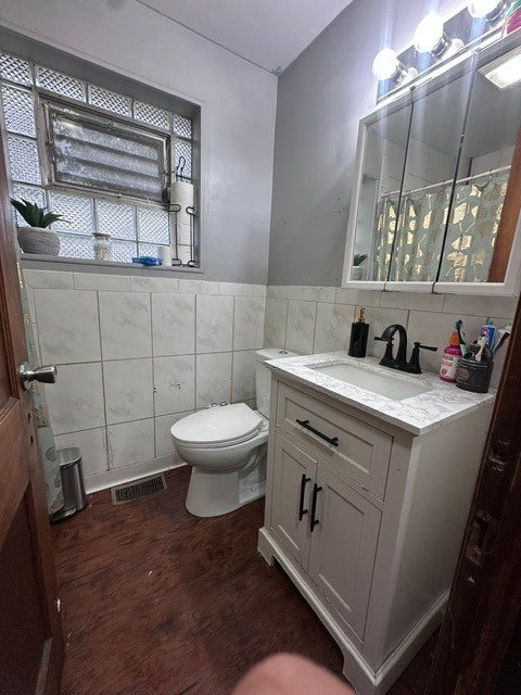 Tiny photo for 2502 Orchard Street, Blue Island, IL 60401 (MLS # 12785766)