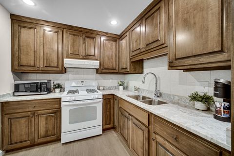 Tiny photo for 5202 Winslow Circle #C, McHenry, IL 60050 (MLS # 12492718)