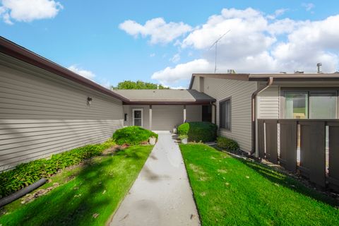 Tiny photo for 5202 Winslow Circle #C, McHenry, IL 60050 (MLS # 12492718)
