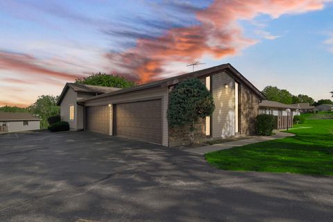 Tiny photo for 5202 Winslow Circle #C, McHenry, IL 60050 (MLS # 12492718)
