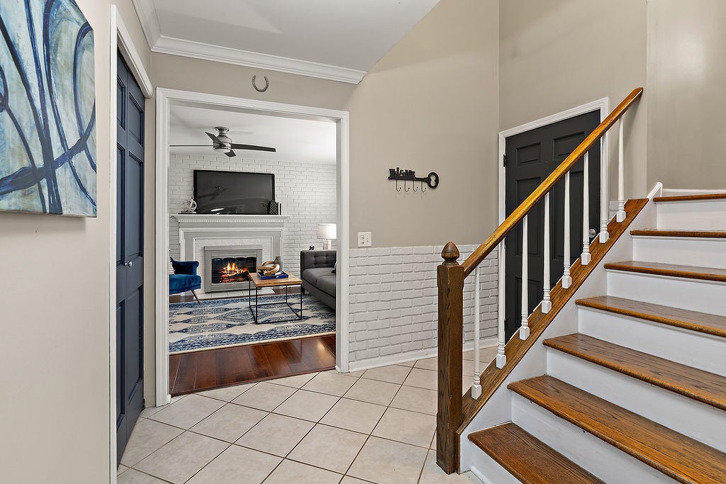 1296 Farnsworth Lane