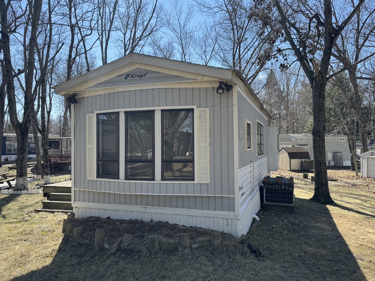 2-148 Woodhaven Lakes