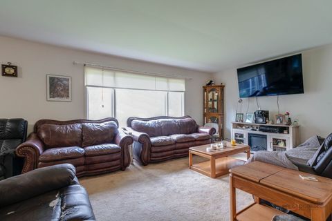 Tiny photo for 1009 HAMPTON Court, McHenry, IL 60050 (MLS # 12609428)