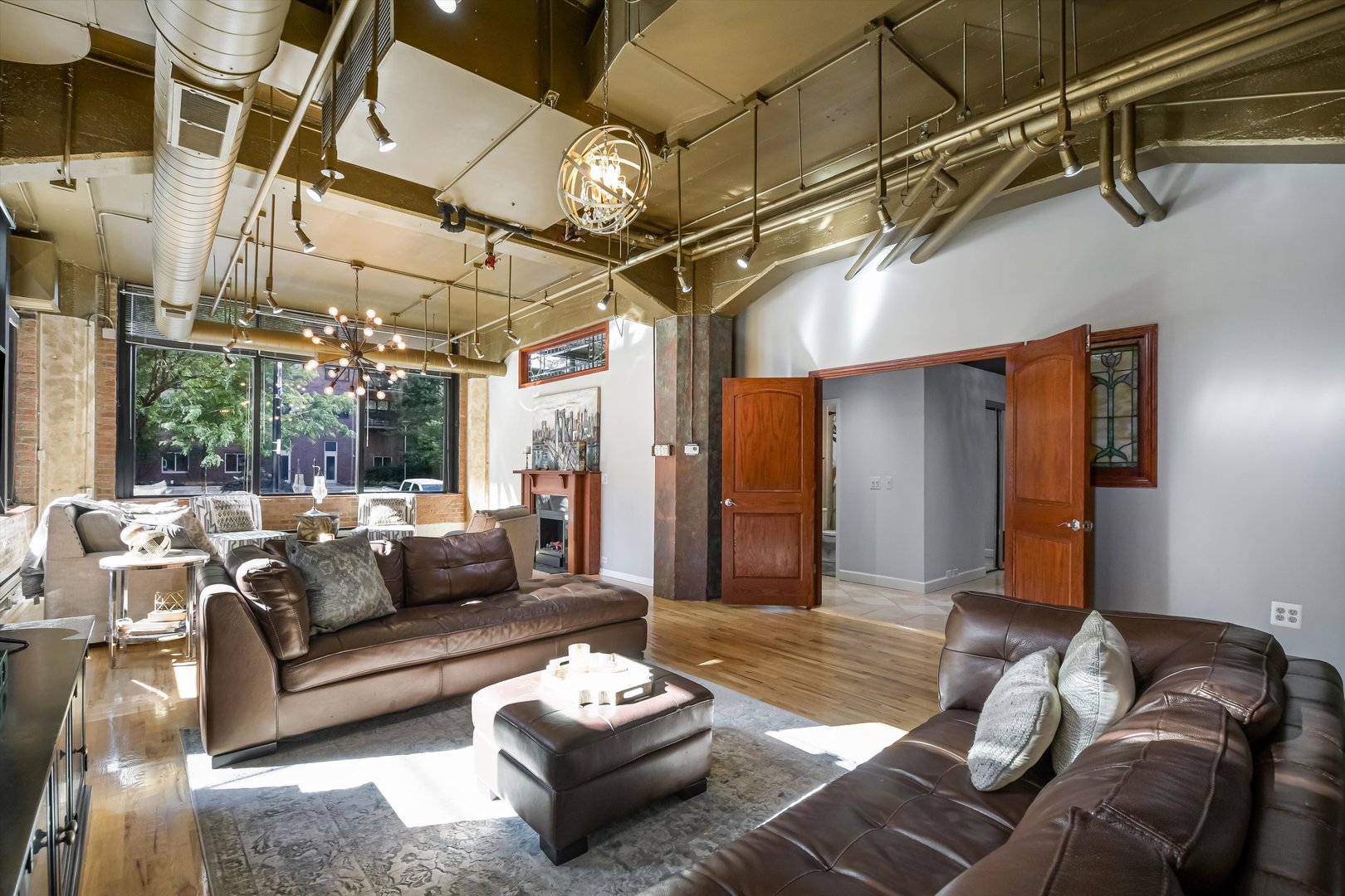 124 W Polk Street 100