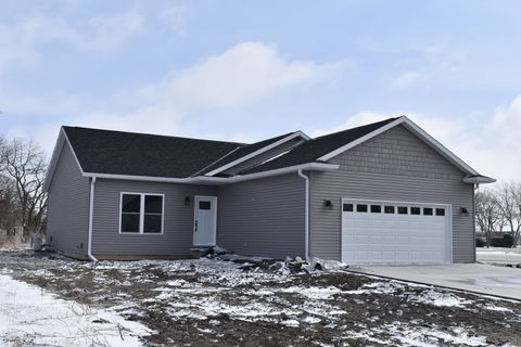 Photo of 225 S Pine Street, El Paso, IL 61738 (MLS # 12593565)