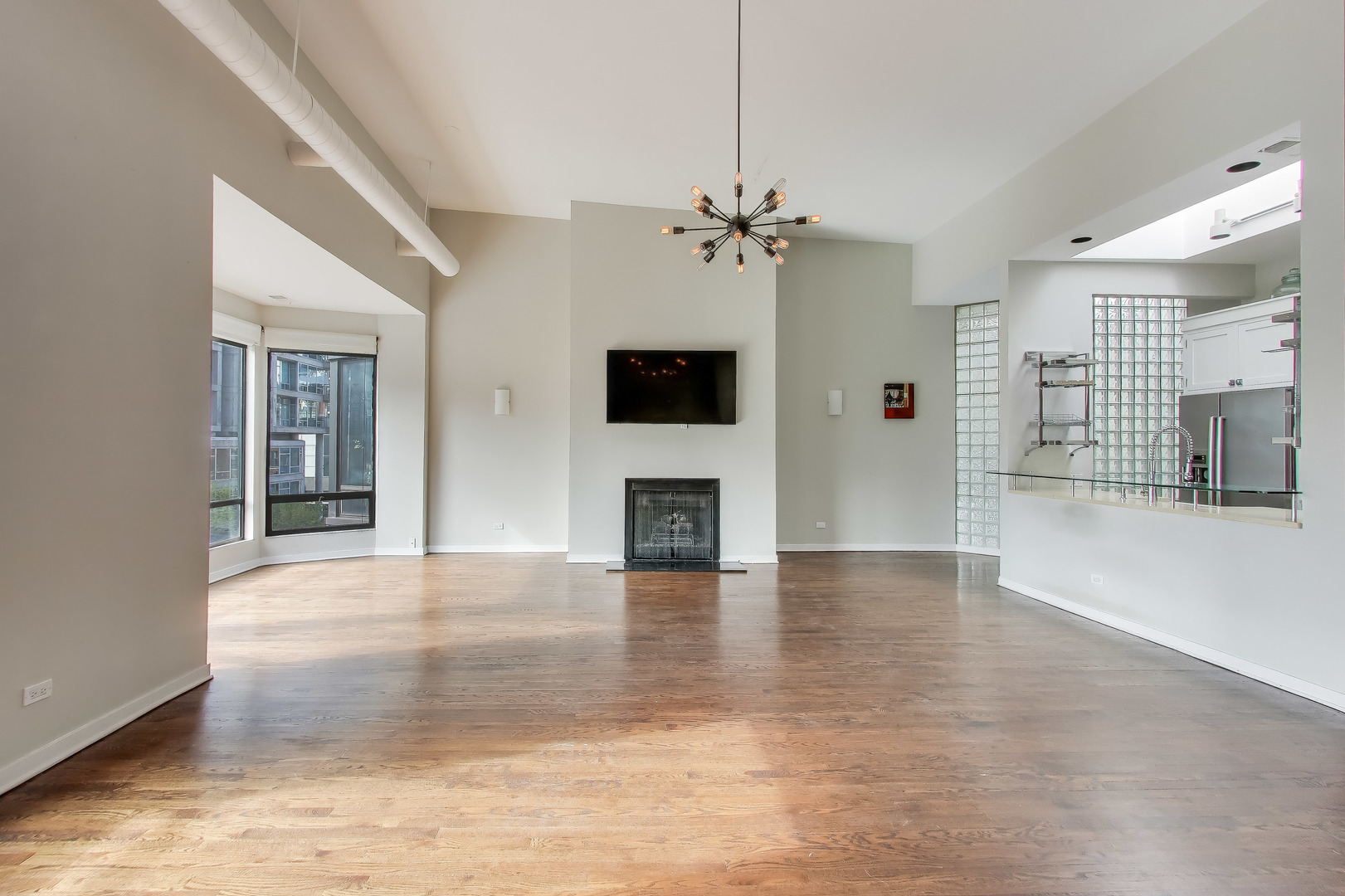 503 N Wells Street 3