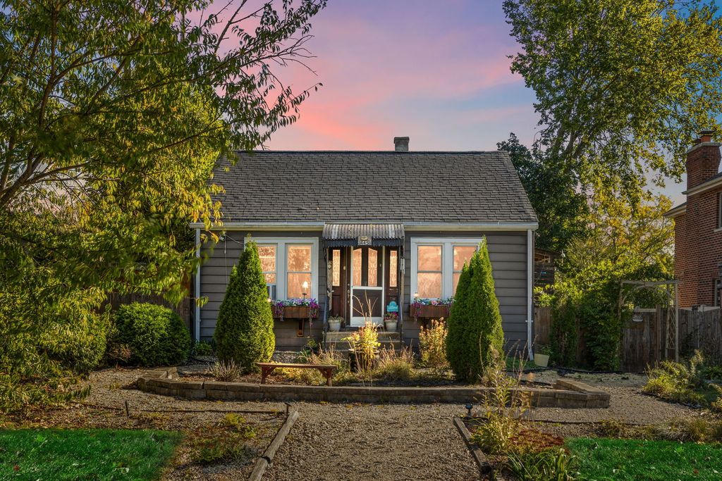 Photo for 445 S Ellis Street, Bensenville, IL 60106 (MLS # 12508184)