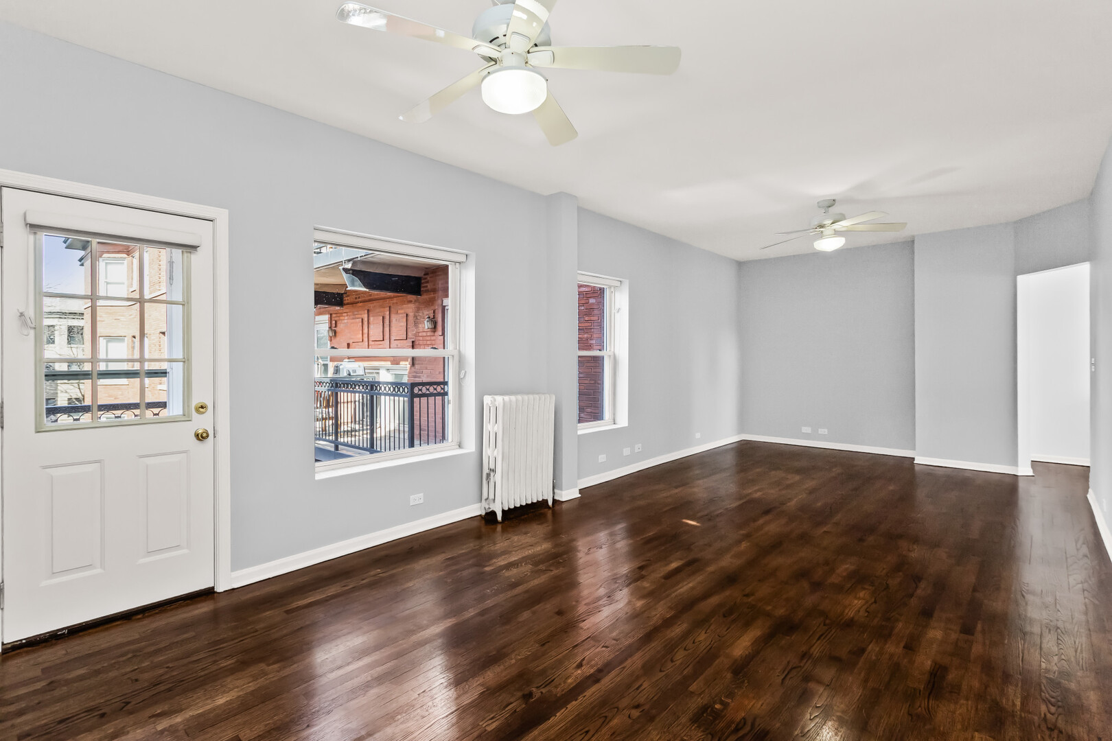 845 W BELLE PLAINE Avenue 2E