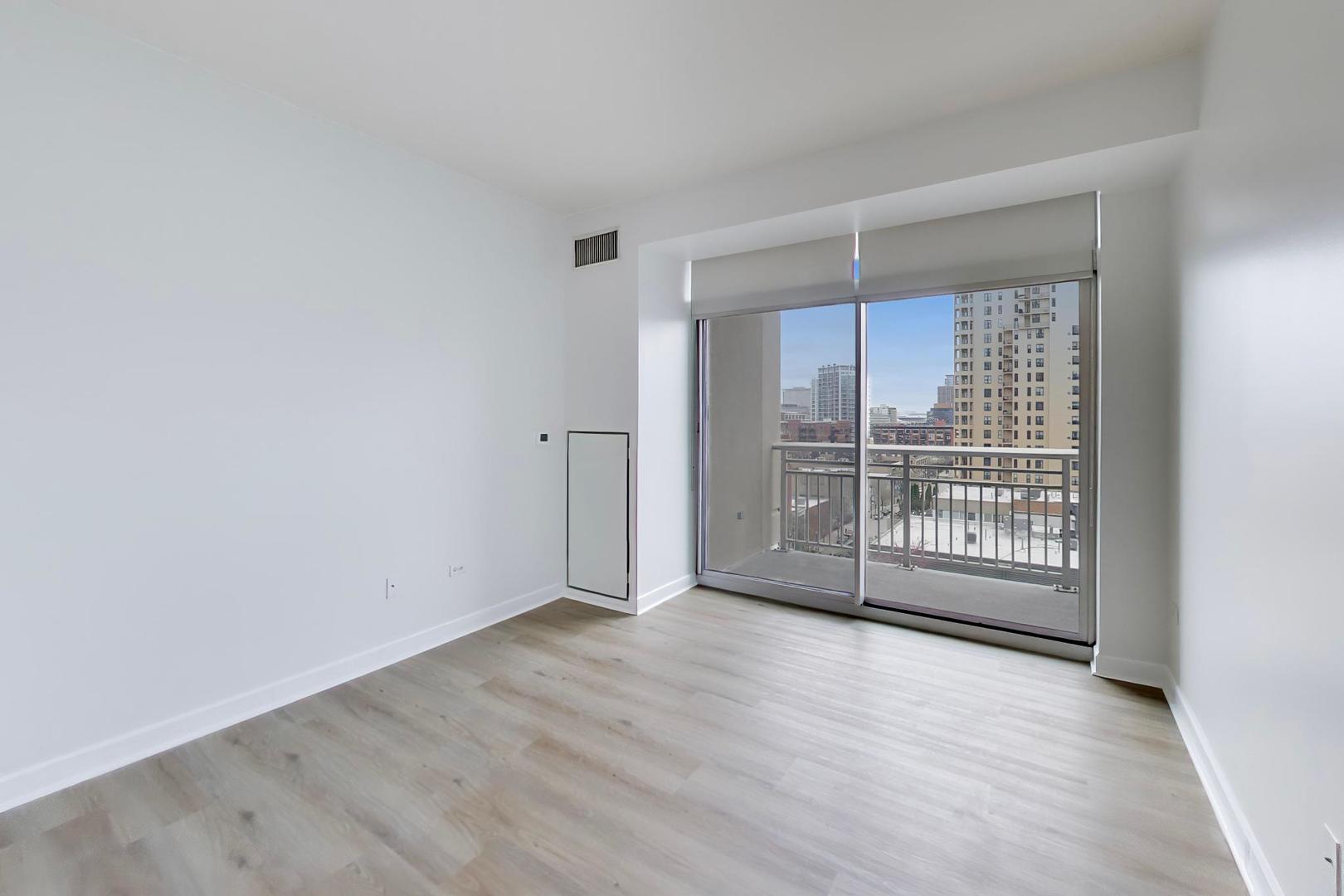 1400 S Michigan Avenue 1006