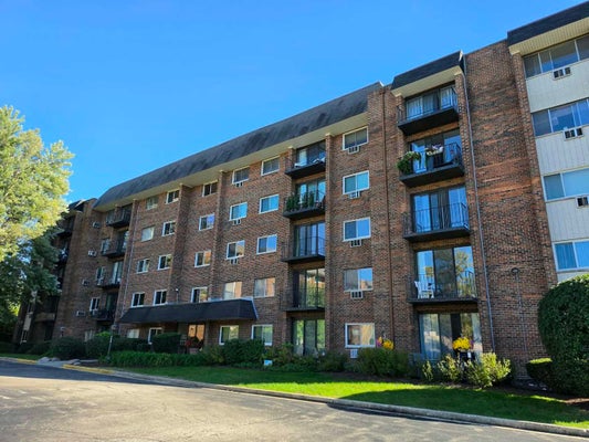 4721 SAINT JOSEPH CREEK RD APT 3H, LISLE, IL 60532 - Image 36cbc3bc1eb090f8dbe102dcea9b4466/448464114
