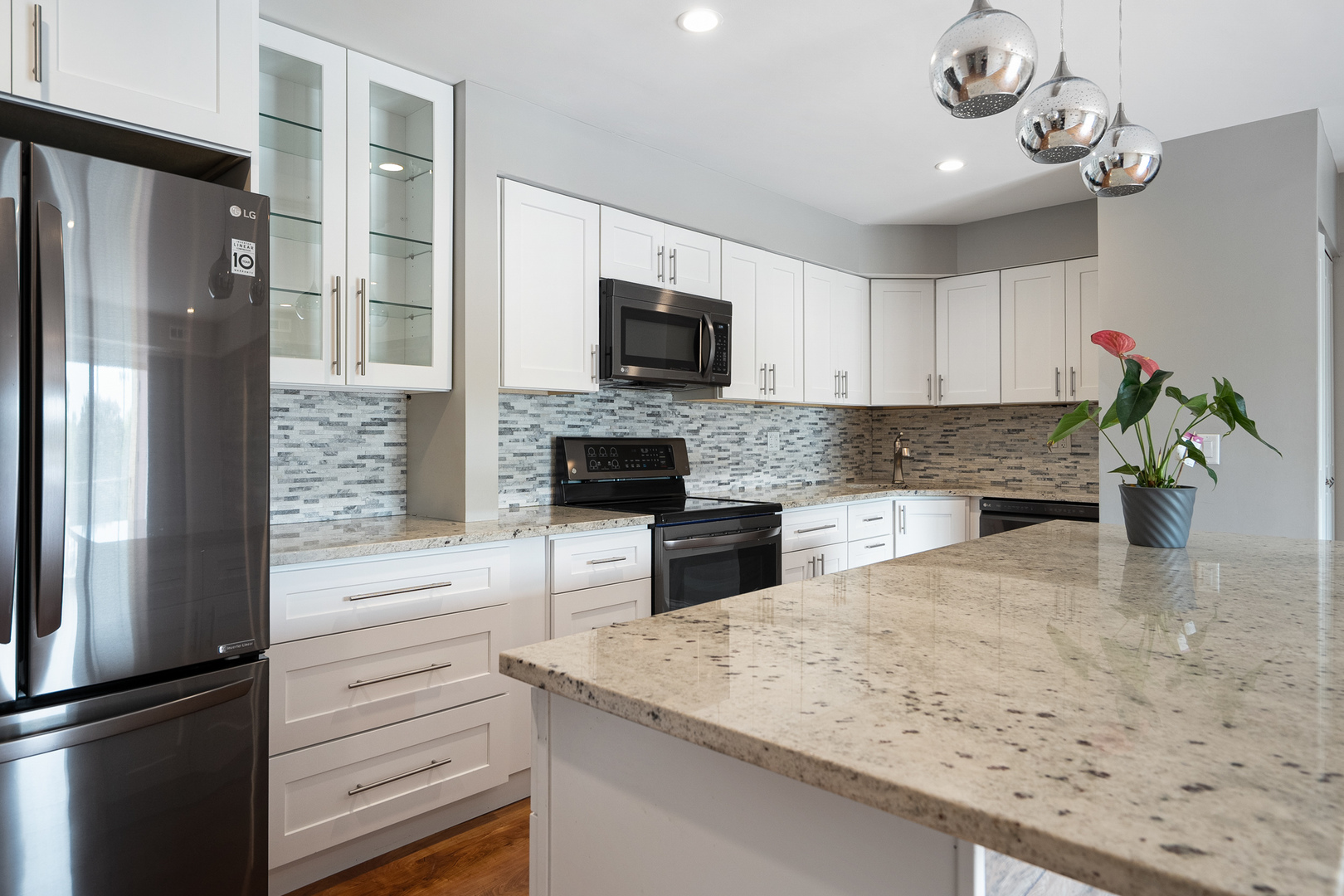 810 N River Road 3A