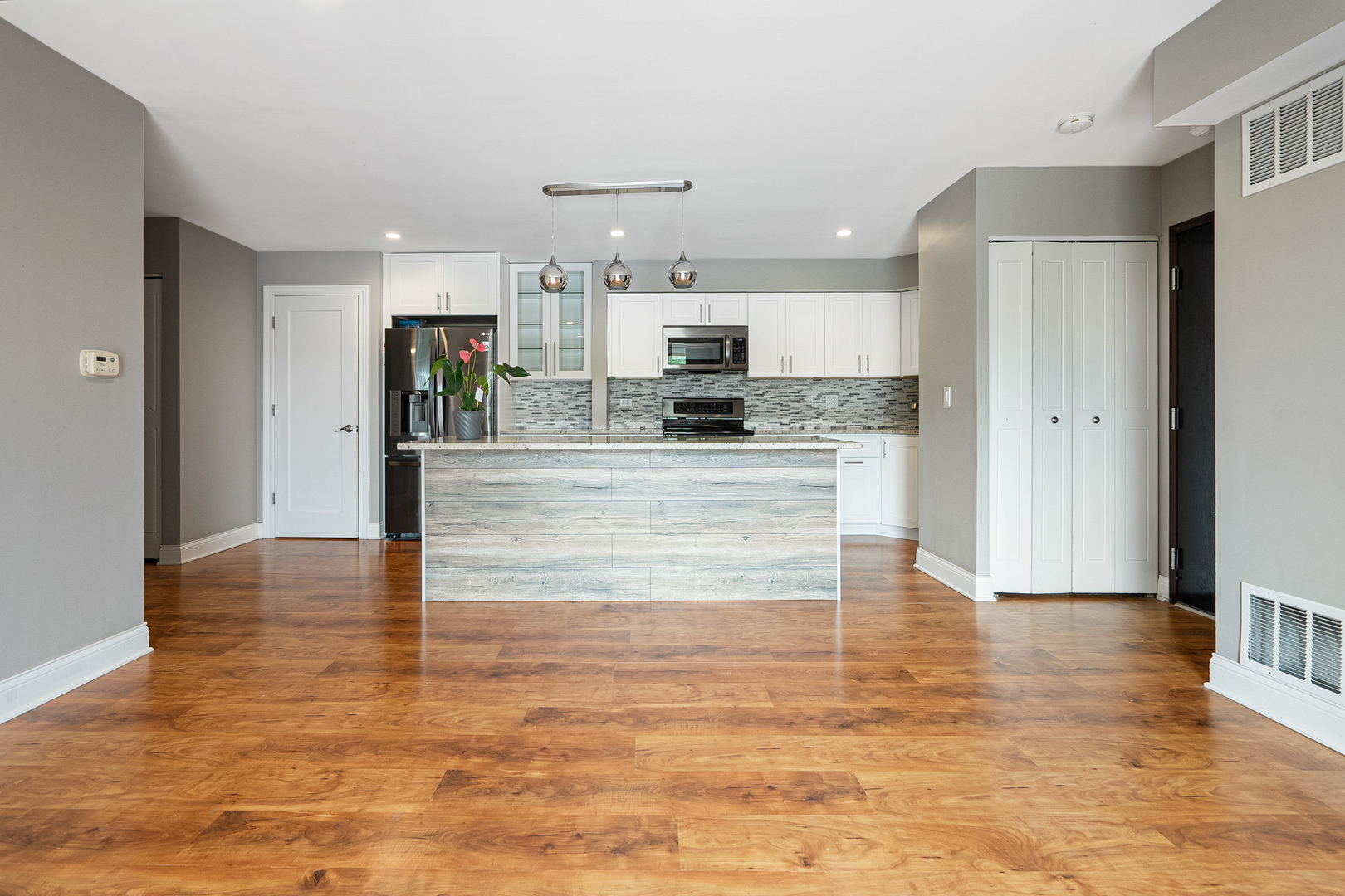 810 N River Road 3A