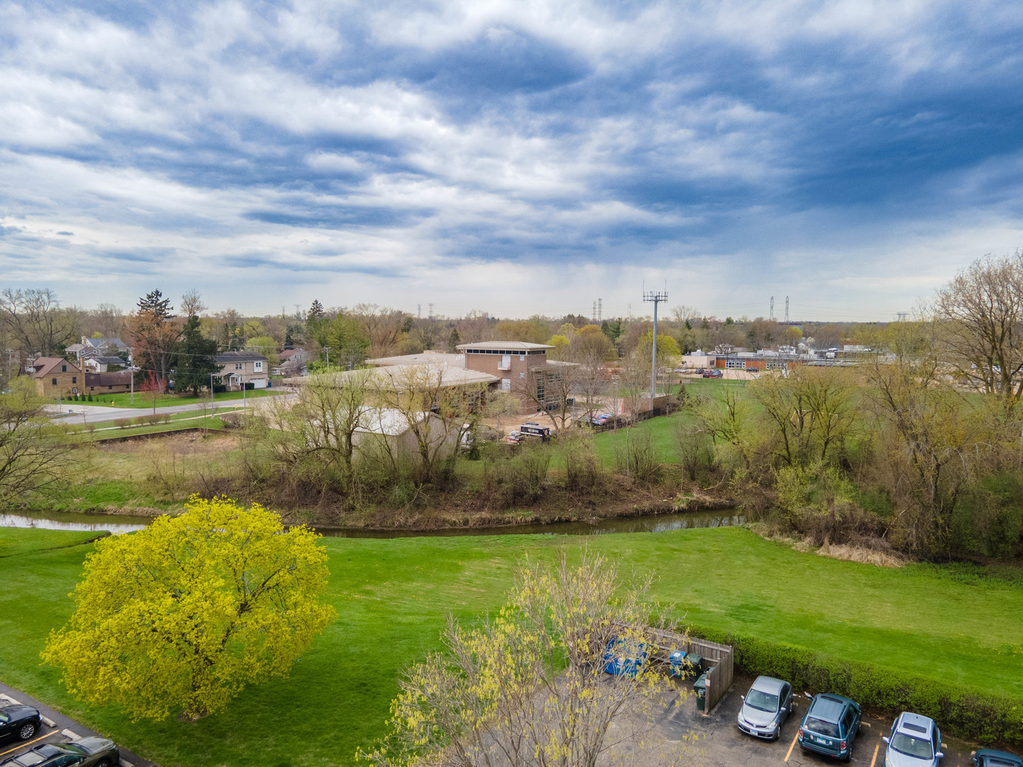 810 N River Road 3A
