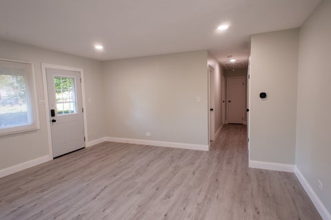 Tiny photo for 530 Maywood Lane, Hoffman Estates, IL 60169 (MLS # 12709055)