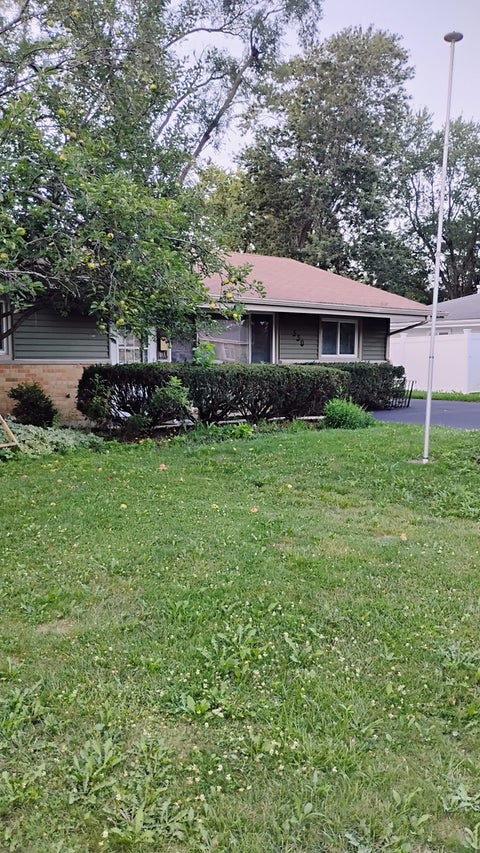 Tiny photo for 530 Maywood Lane, Hoffman Estates, IL 60169 (MLS # 12709055)