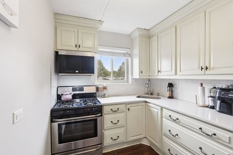 Tiny photo for 586 Fairway View Drive #1A, Wheeling, IL 60090 (MLS # 12516885)