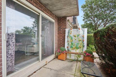 Tiny photo for 586 Fairway View Drive #1A, Wheeling, IL 60090 (MLS # 12516885)