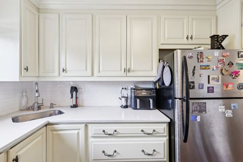 Tiny photo for 586 Fairway View Drive #1A, Wheeling, IL 60090 (MLS # 12516885)