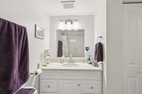 Tiny photo for 586 Fairway View Drive #1A, Wheeling, IL 60090 (MLS # 12516885)