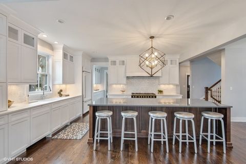 Tiny photo for 1933 Washington Avenue, Wilmette, IL 60091 (MLS # 12496152)