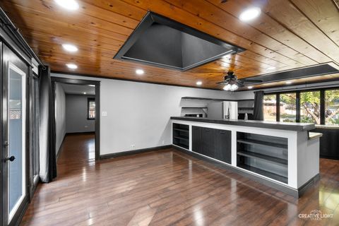 Tiny photo for 911 S 7th Street, St. Charles, IL 60174 (MLS # 12479612)