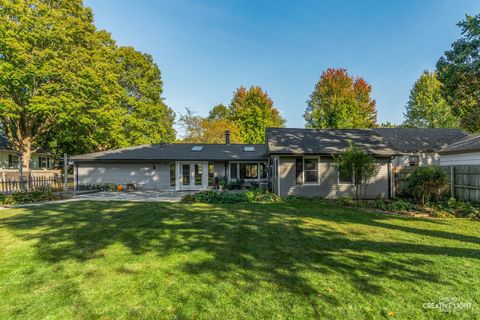 Tiny photo for 911 S 7th Street, St. Charles, IL 60174 (MLS # 12479612)