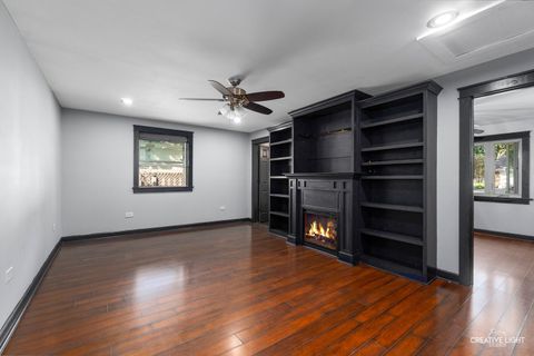 Tiny photo for 911 S 7th Street, St. Charles, IL 60174 (MLS # 12479612)