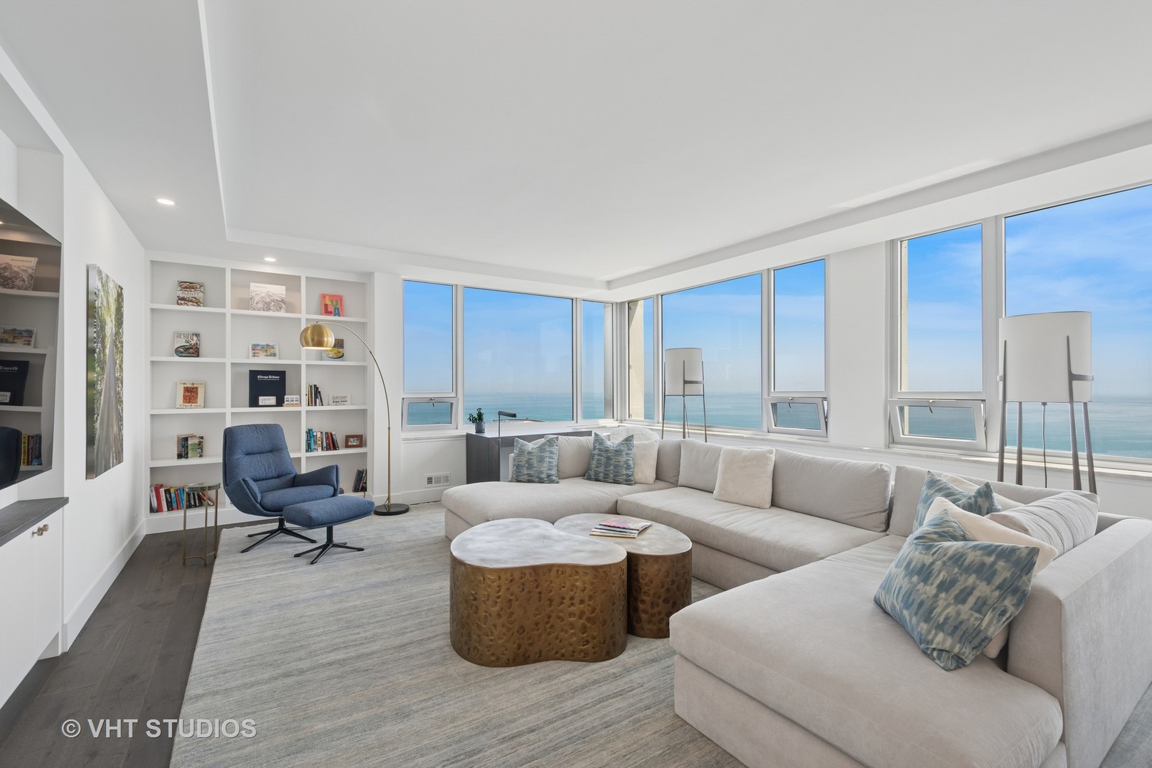 1300 N Lake Shore Drive 21D