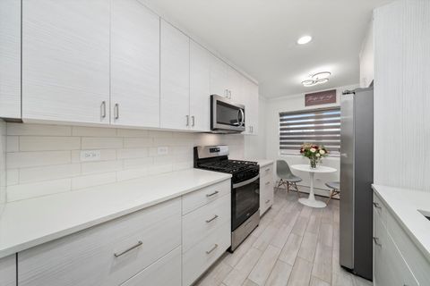 Tiny photo for 415 S Maple Avenue #202, Oak Park, IL 60302 (MLS # 12524954)