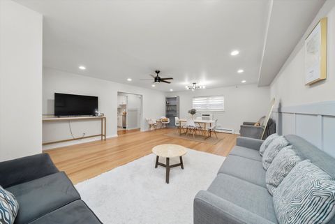 Tiny photo for 415 S Maple Avenue #202, Oak Park, IL 60302 (MLS # 12524954)