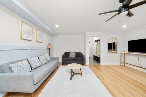Tiny photo for 415 S Maple Avenue #202, Oak Park, IL 60302 (MLS # 12524954)