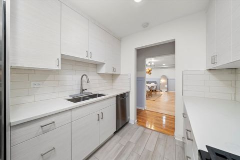 Tiny photo for 415 S Maple Avenue #202, Oak Park, IL 60302 (MLS # 12524954)