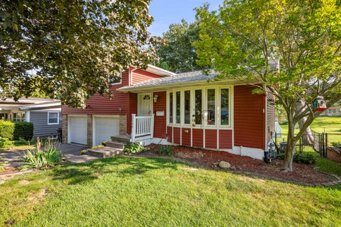 Tiny photo for 3140 11th Avenue, Moline, IL 61265 (MLS # 12718694)