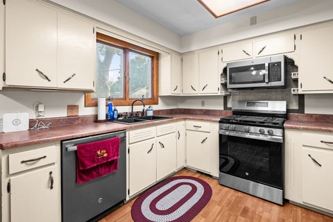 Tiny photo for 3140 11th Avenue, Moline, IL 61265 (MLS # 12718694)