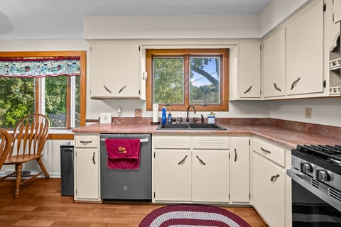 Tiny photo for 3140 11th Avenue, Moline, IL 61265 (MLS # 12718694)