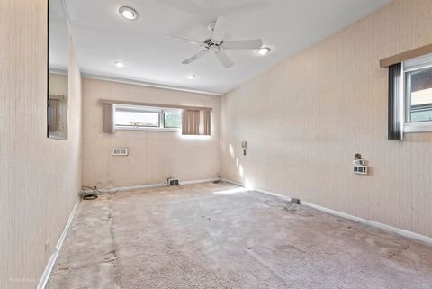 Tiny photo for 7230 N Keeler Avenue, Lincolnwood, IL 60712 (MLS # 12491969)