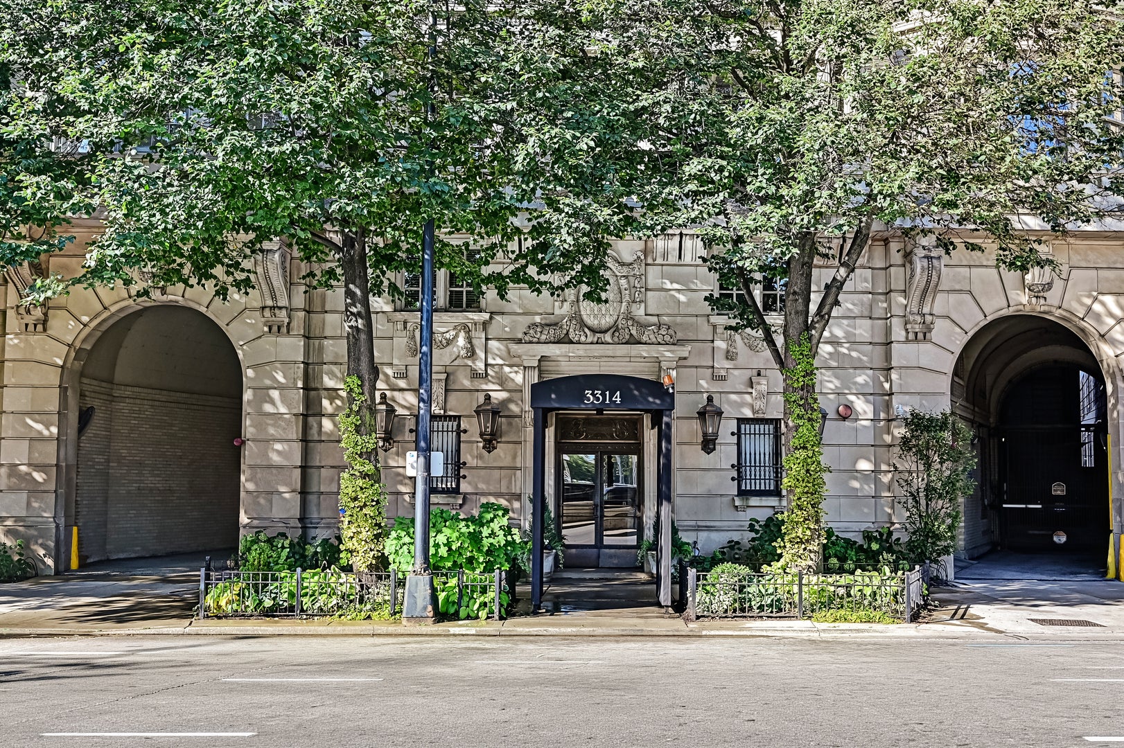 3314 N Lake Shore Drive 9D
