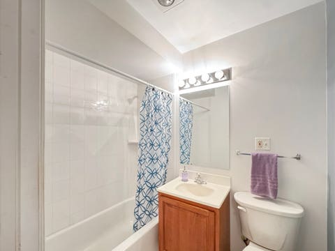 Tiny photo for 1910 W Hatherleigh Court #2C, Mount Prospect, IL 60056 (MLS # 12698709)