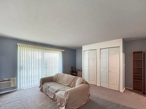 Tiny photo for 1910 W Hatherleigh Court #2C, Mount Prospect, IL 60056 (MLS # 12698709)