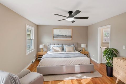 Tiny photo for 1333 N Ridge Avenue, Arlington Heights, IL 60004 (MLS # 12591356)