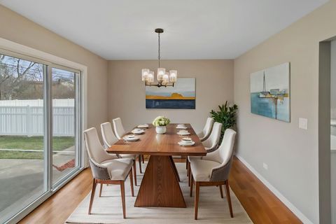 Tiny photo for 1333 N Ridge Avenue, Arlington Heights, IL 60004 (MLS # 12591356)