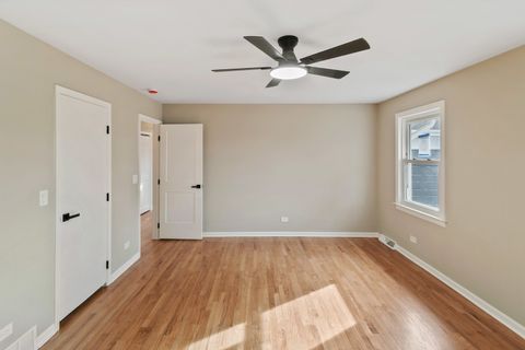 Tiny photo for 1333 N Ridge Avenue, Arlington Heights, IL 60004 (MLS # 12591356)