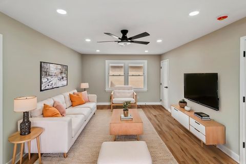 Tiny photo for 1333 N Ridge Avenue, Arlington Heights, IL 60004 (MLS # 12591356)