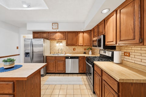 Tiny photo for 1723 E Maya Lane, Mount Prospect, IL 60056 (MLS # 12756671)