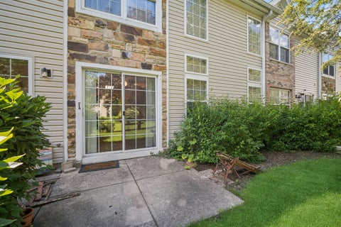 Tiny photo for 169 Crescent Lane, Schaumburg, IL 60193 (MLS # 12670296)