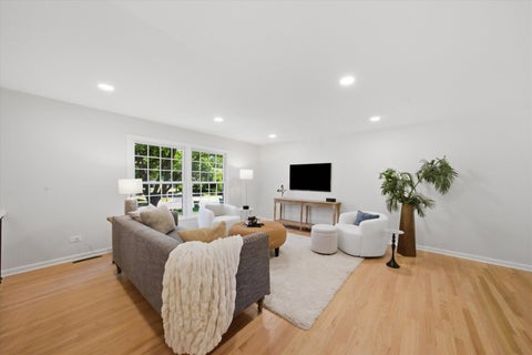 Tiny photo for 34 Berkshire Drive, Wheeling, IL 60090 (MLS # 12678796)