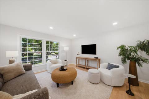 Tiny photo for 34 Berkshire Drive, Wheeling, IL 60090 (MLS # 12678796)