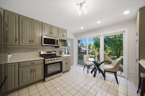 Tiny photo for 34 Berkshire Drive, Wheeling, IL 60090 (MLS # 12678796)