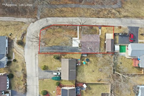 Tiny photo for 5310 W Orchard Drive, McHenry, IL 60050 (MLS # 12574044)